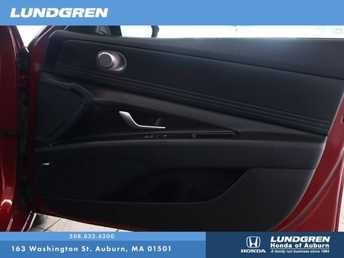 Used 2023 Hyundai Elantra Limited w/ Cargo Package FWD image 16