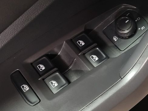 Used 2020 Volkswagen Jetta SE FWD image 27