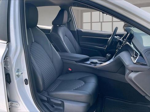 Used 2023 Toyota Camry SE image 28