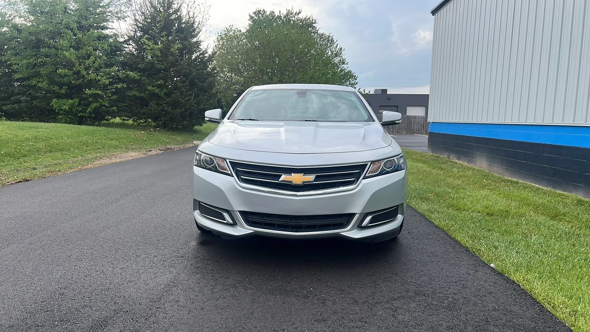 Used 2016 Chevrolet Impala LT w/ Convenience Package FWD image 2