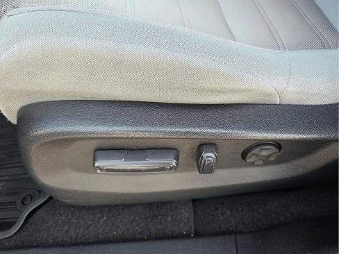 Used 2019 Honda CR-V EX image 14