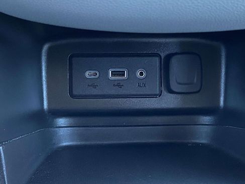 Used 2022 Chevrolet Equinox LS image 29