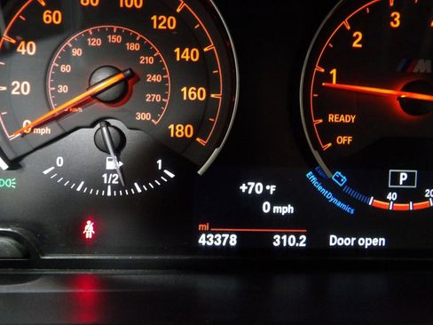 Used 2017 BMW M2 image 23