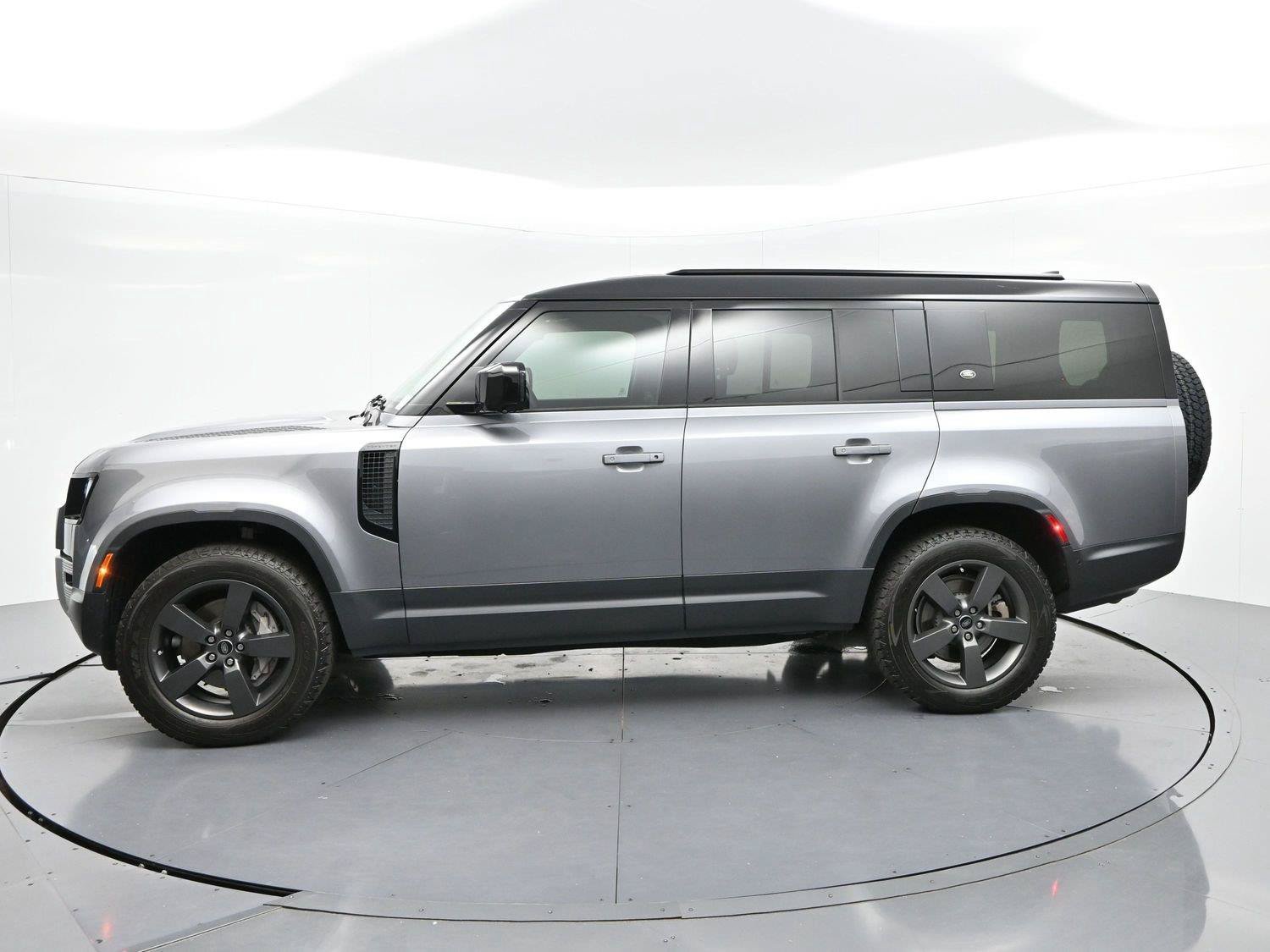 Used 2024 Land Rover Defender 130 S AWD/4WD image 4