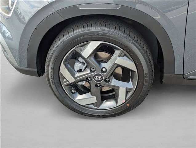 Certified 2025 Hyundai Venue Limited FWD image 11