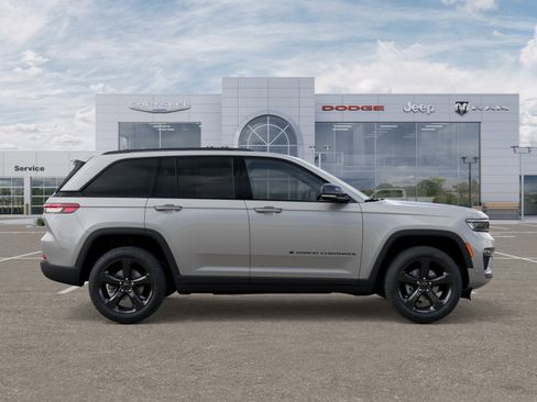 New 2025 Jeep Grand Cherokee Limited image 36