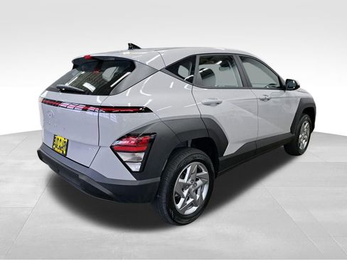 New 2026 Hyundai Kona SE AWD/4WD image 6