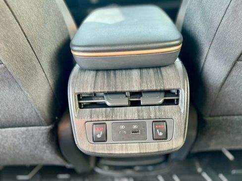 Used 2023 Nissan Ariya FWD image 17