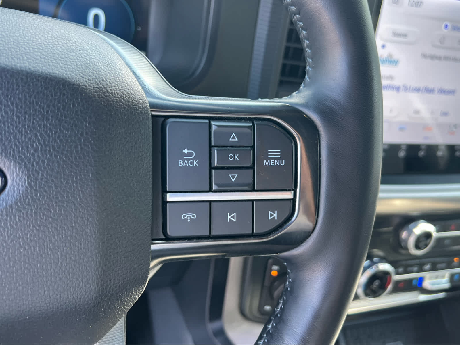 Used 2025 Ford F150 Platinum w/ FX4 Off-Road Package AWD/4WD image 34