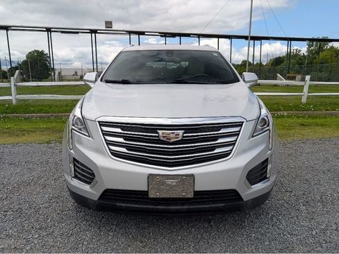 Used 2017 Cadillac XT5 FWD image 2