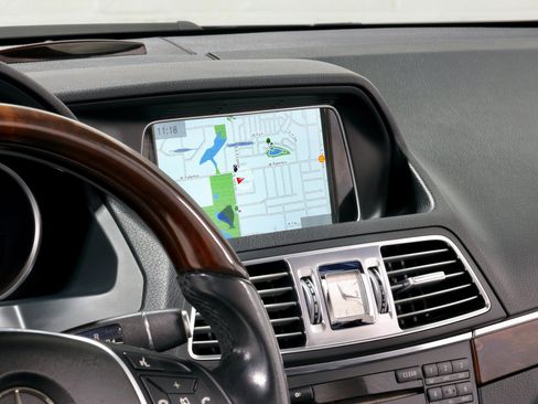Used 2014 Mercedes-Benz E 550 Cabriolet image 22