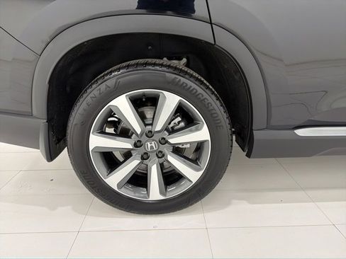 Used 2025 Honda Pilot Elite image 48