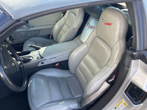 Used 2006 Chevrolet Corvette Convertible w/ Preferred Equipment Group RWD image 18