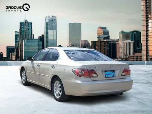 Used 2004 Lexus ES 330 FWD image 3