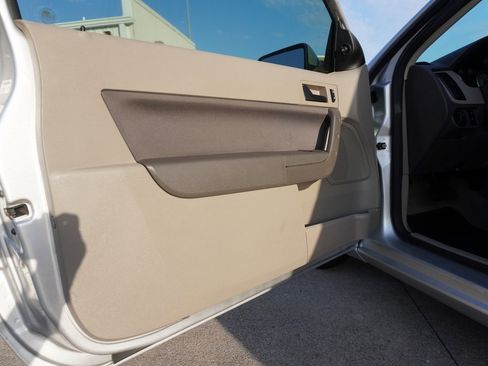 Used 2009 Ford Focus SE image 8