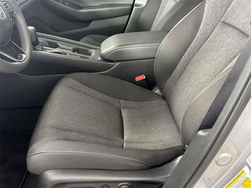 Used 2023 Honda Accord EX image 11