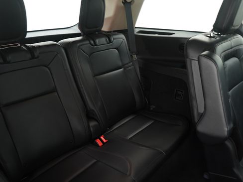 Used 2024 Lincoln Aviator Reserve w/ Equipment Group 201A image 13