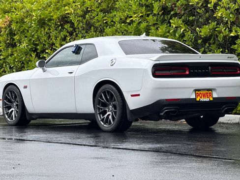 Used 2015 Dodge Challenger SRT w/ Technology Group RWD image 6
