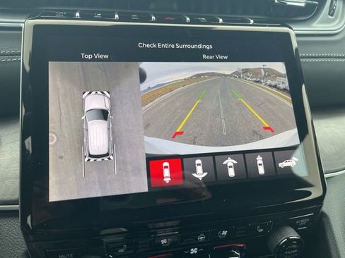 Used 2025 Jeep Grand Cherokee L Limited w/ Luxury Tech Group II image 22