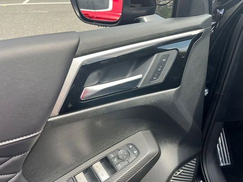 New 2025 Mitsubishi Outlander SEL image 12