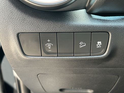 Used 2023 Hyundai Kona Limited FWD image 20