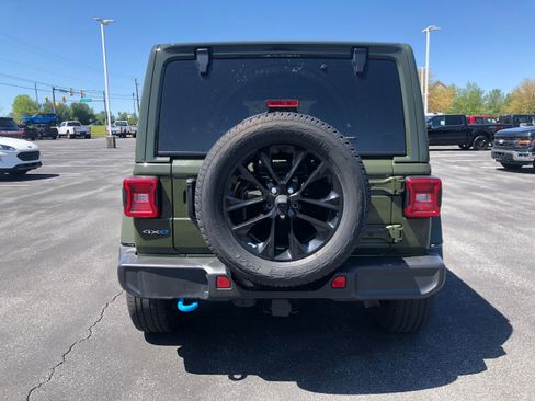 Used 2021 Jeep Wrangler Unlimited Sahara w/ Cold Weather Group image 4