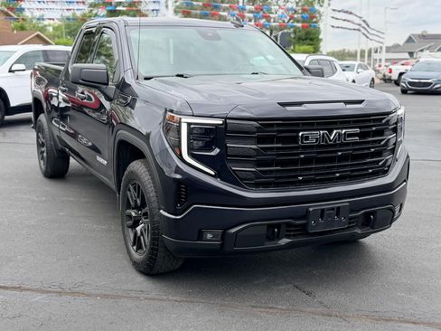 Used 2023 GMC Sierra 1500 Elevation AWD/4WD image 3
