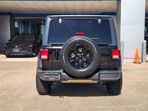 Used 2021 Jeep Wrangler Unlimited Sport AWD/4WD image 7