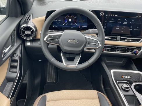 New 2026 Chevrolet Equinox ACTIV w/ Convenience Package III FWD image 13