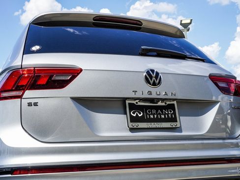 Used 2022 Volkswagen Tiguan SE R-Line image 12