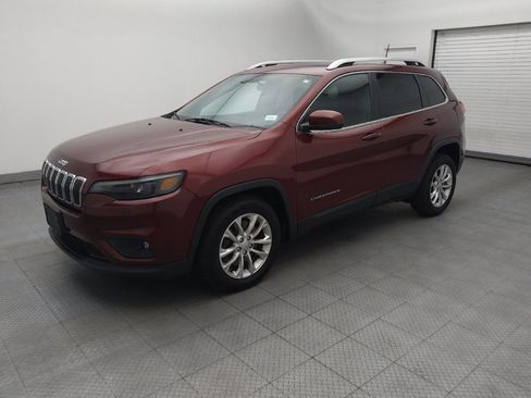 Used 2019 Jeep Cherokee Latitude w/ Cold Weather Group FWD image 2