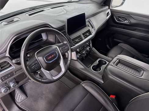 Used 2024 GMC Yukon SLT image 10