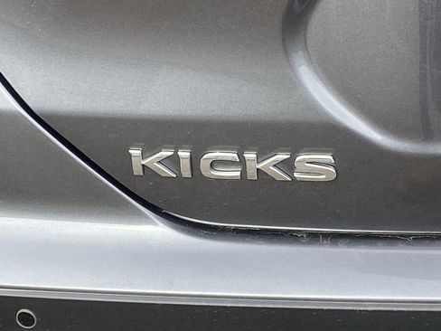 Used 2024 Nissan Kicks S image 11