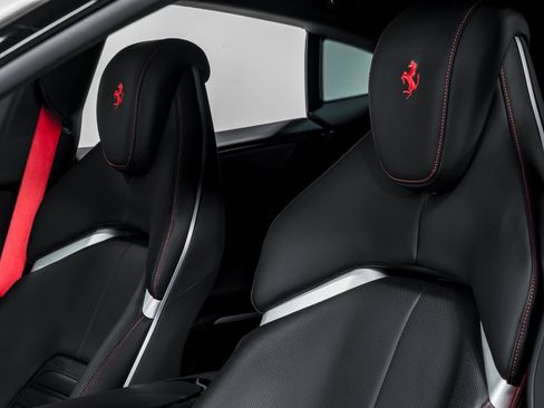 Used 2024 Ferrari Purosangue AWD/4WD image 17