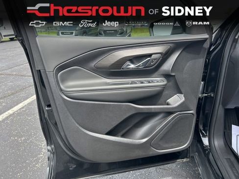 Used 2024 GMC Terrain SLE FWD image 25