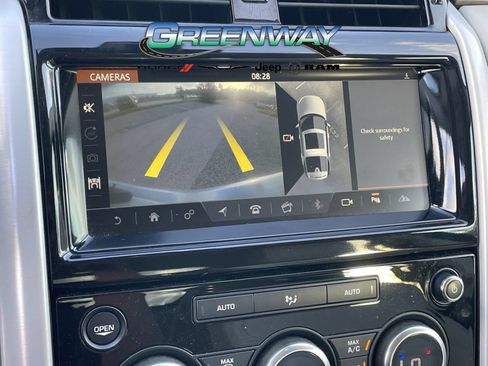 Used 2018 Land Rover Discovery HSE AWD/4WD image 24