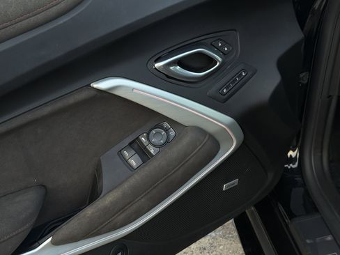 Used 2022 Chevrolet Camaro ZL1 image 30