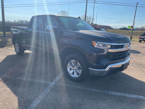 Used 2023 Chevrolet Silverado 1500 LT w/ Protection Package image 12
