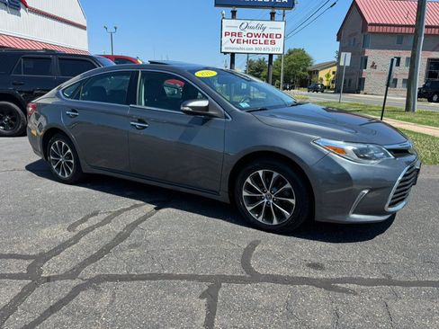 Used 2017 Toyota Avalon XLE Premium w/ All Weather Liner Package FWD image 6