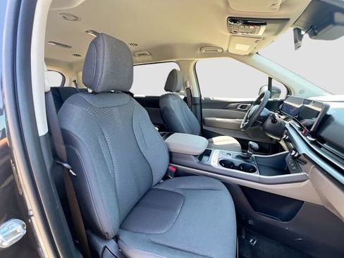 New 2026 Kia Carnival LX FWD image 28