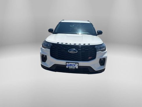 Used 2025 Ford Explorer ST AWD/4WD image 2