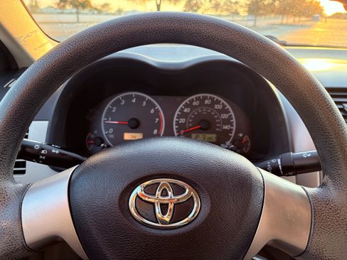 Used 2011 Toyota Corolla LE image 38