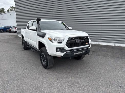 Used 2021 Toyota Tacoma SR5 image 1