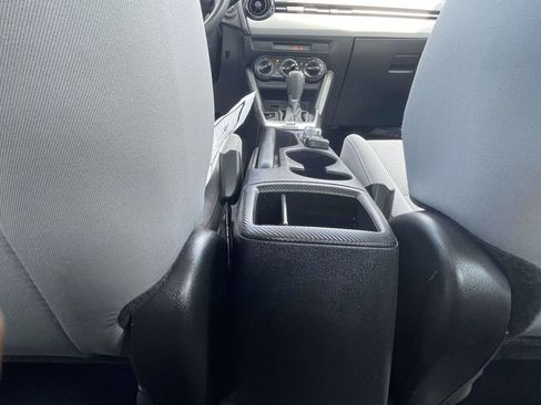 Used 2019 Toyota Yaris L FWD image 11