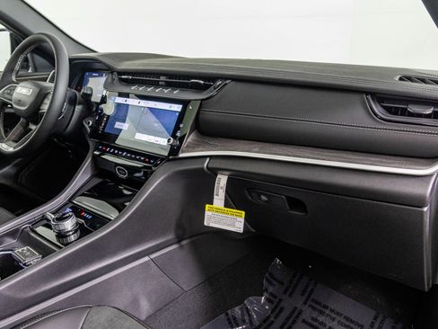 New 2026 Jeep Grand Cherokee Altitude image 44