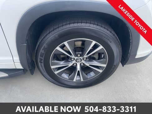 Used 2016 Toyota Highlander XLE image 12