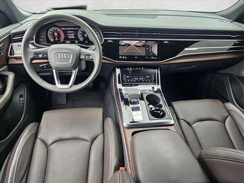 Used 2024 Audi Q8 Prestige w/ Prestige Package image 17