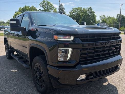 Used 2022 Chevrolet Silverado 2500 LTZ w/ LTZ Plus Package AWD/4WD image 3