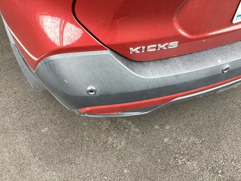 Used 2020 Nissan Kicks SR FWD image 16