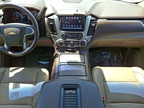 Used 2019 Chevrolet Suburban Premier AWD/4WD image 27
